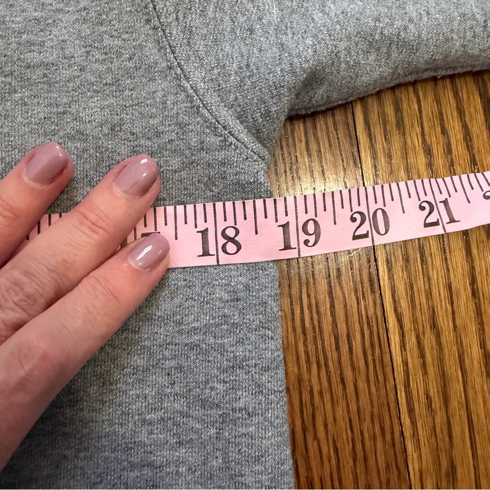 Ucla Bruin Basic Threads Crewneck Gray Sweatshirt… - image 6